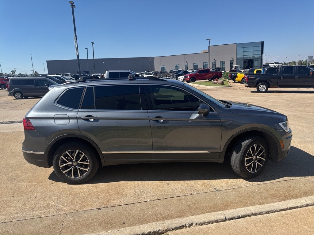 2020 Volkswagen Tiguan SE photo 3
