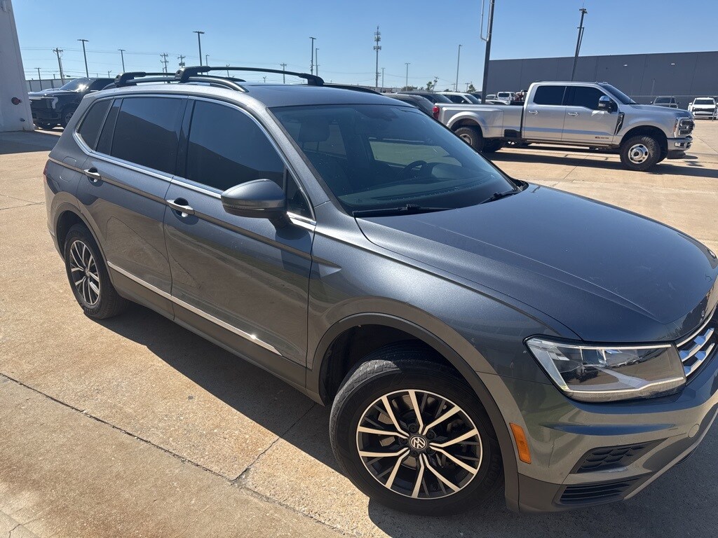 2020 Volkswagen Tiguan SE photo 2