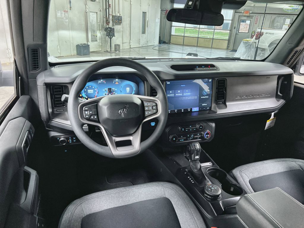 2025 Ford Bronco 4-Door Base - Photo 19