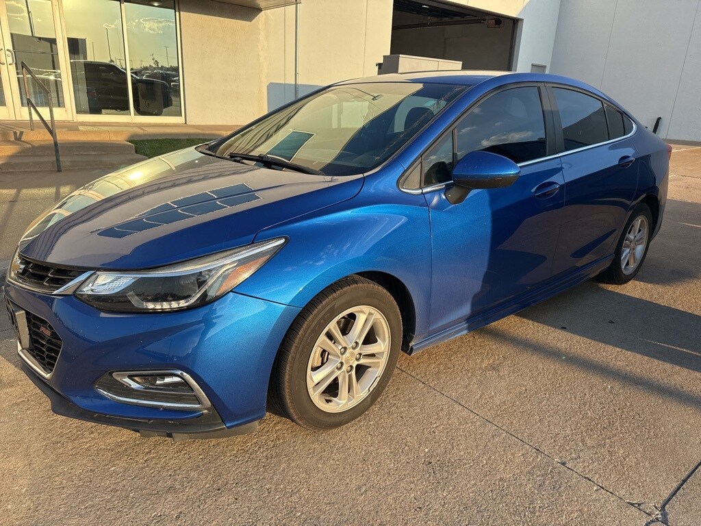 2016 Chevrolet Cruze LT photo 4