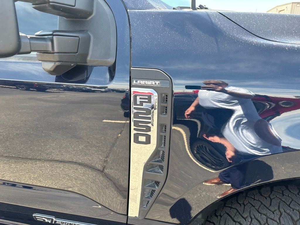 Used 2024 Ford F-250SD Lariat Truck