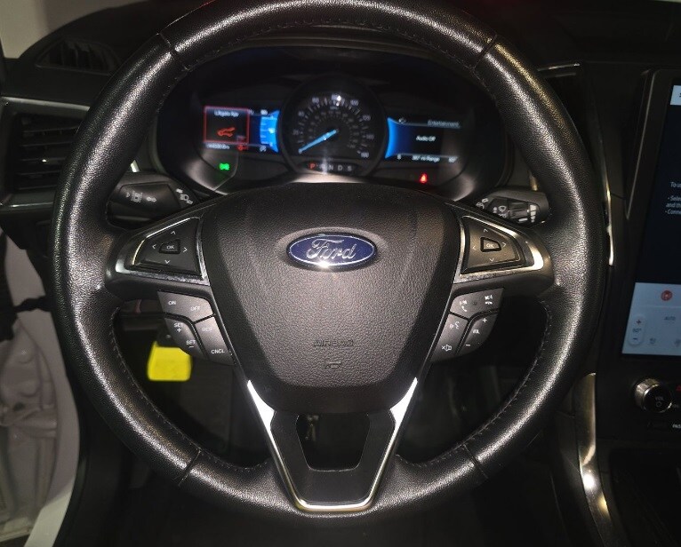2023 Ford Edge Titanium photo 4