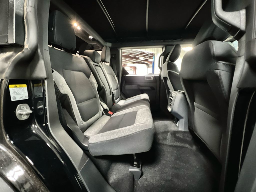 2025 Ford Bronco 4-Door Base - Photo 24