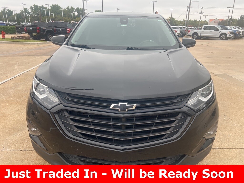 2020 Chevrolet Equinox LT photo 2