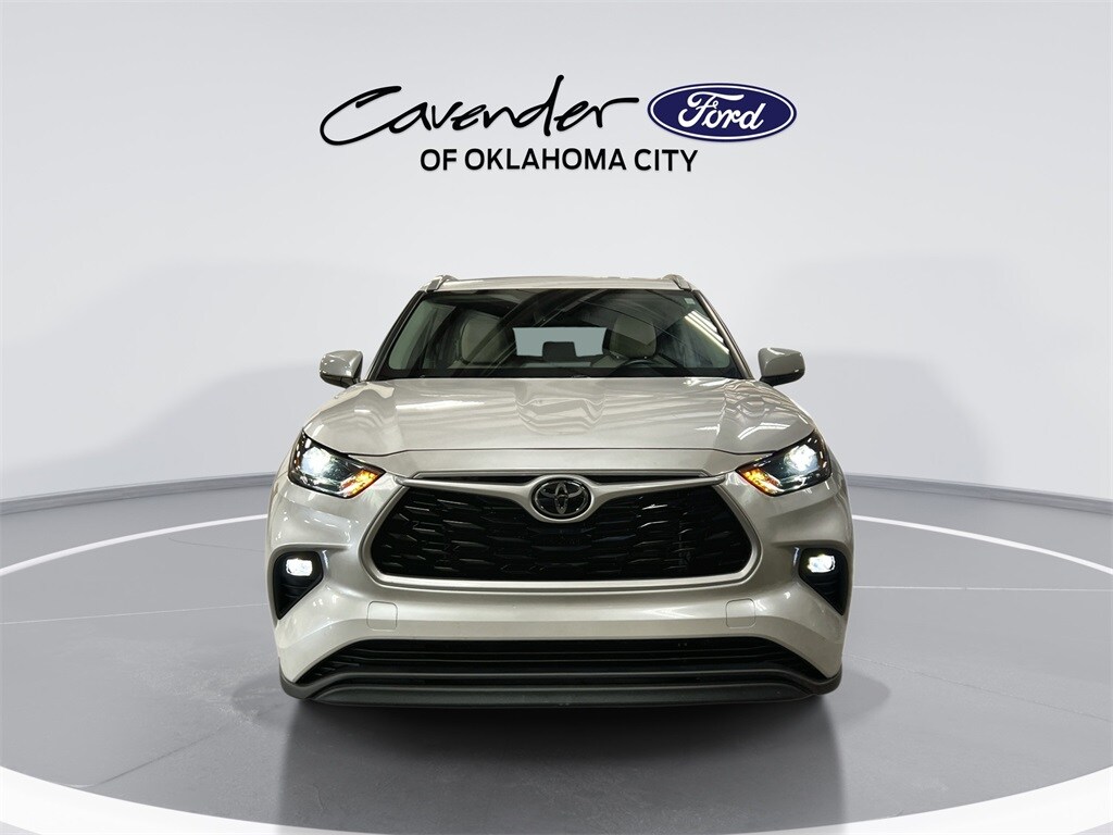 2024 Toyota Highlander XLE photo 3
