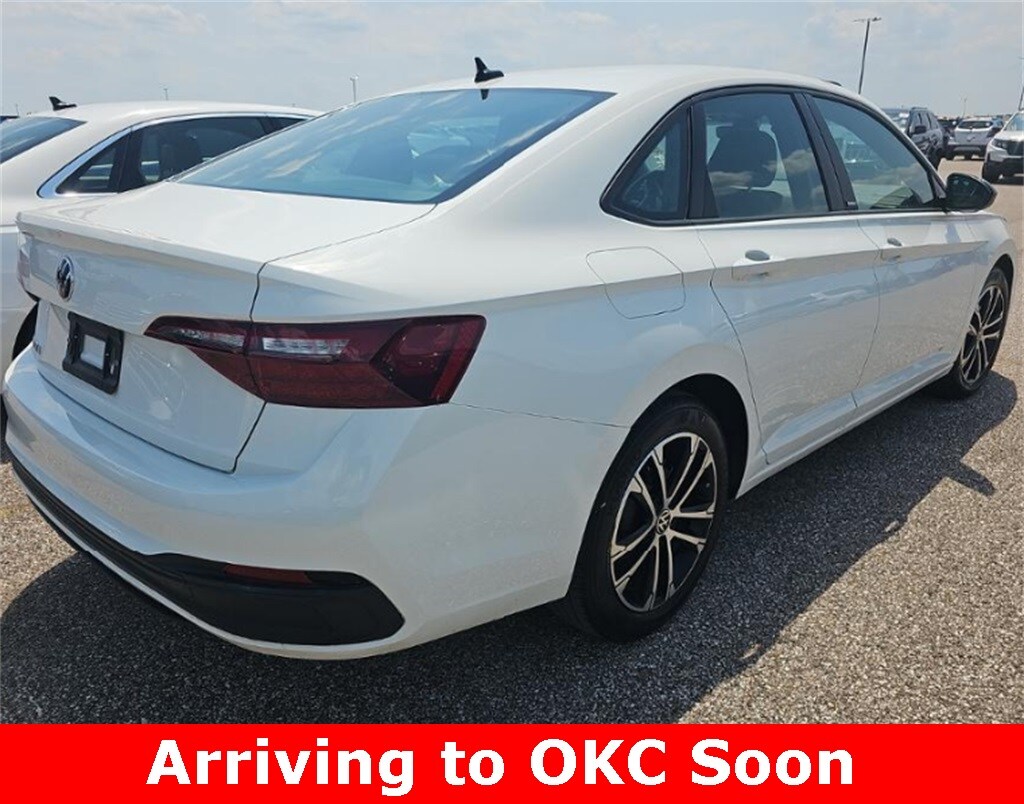 2024 Volkswagen Jetta 1.5T Sport photo 3