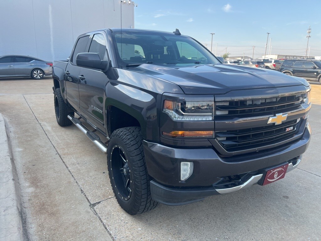 2016 Chevrolet Silverado 1500 LT photo 3