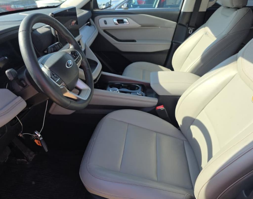 Used 2025 Ford Explorer Active Comfort SUV