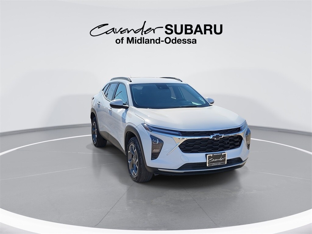 Used 2025 Chevrolet Trax LT SUV