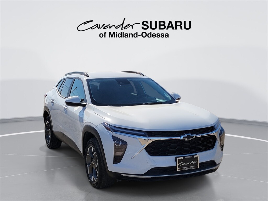 Used 2025 Chevrolet Trax LT SUV