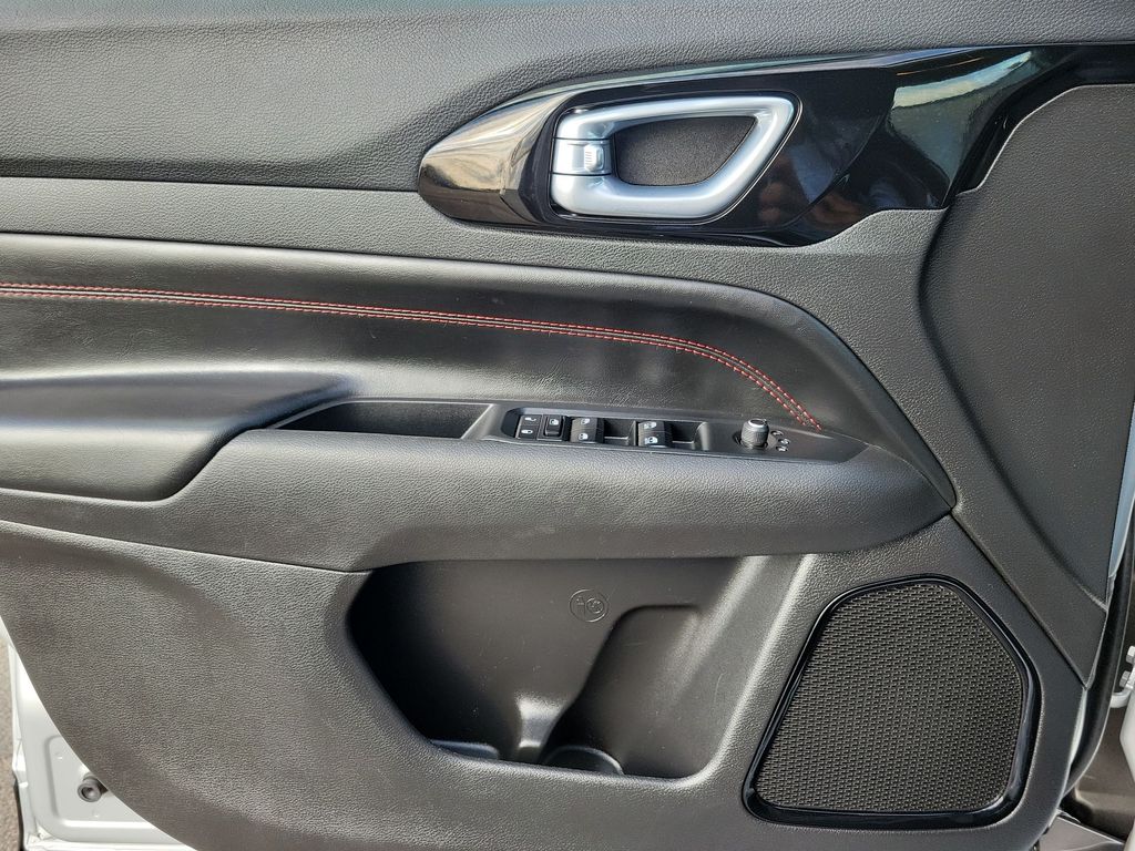 2025 Jeep Compass Trailhawk - Photo 15