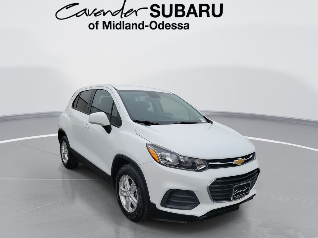 2022 Chevrolet Trax LS's photo