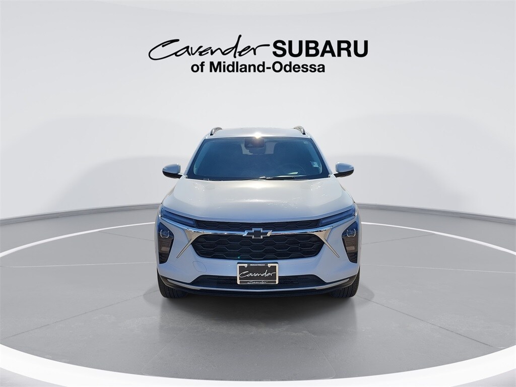 Used 2025 Chevrolet Trax LT SUV