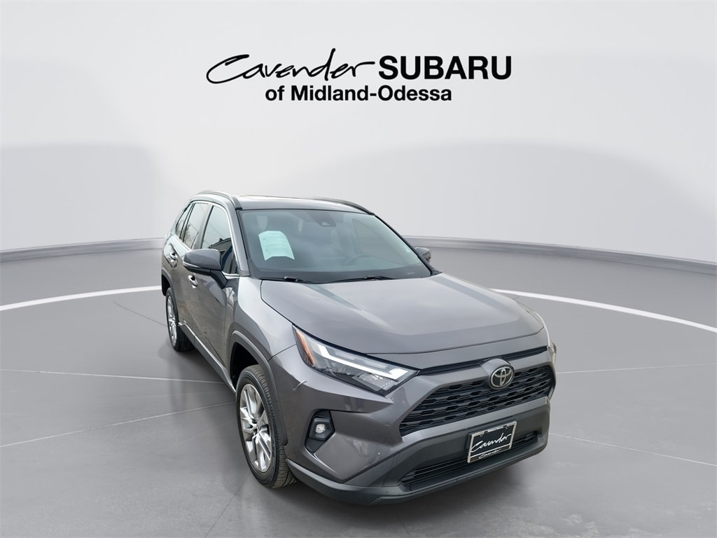 2022 Toyota RAV4 XLE Premium's photo