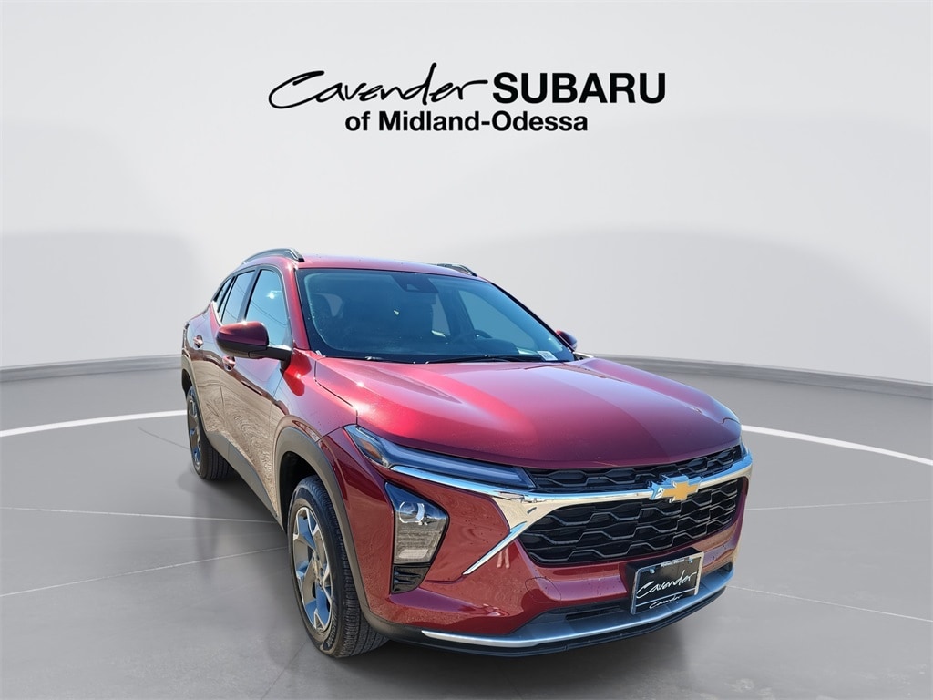 Used 2025 Chevrolet Trax LT SUV