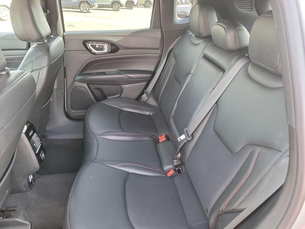 2025 Jeep Compass Trailhawk - Photo 13