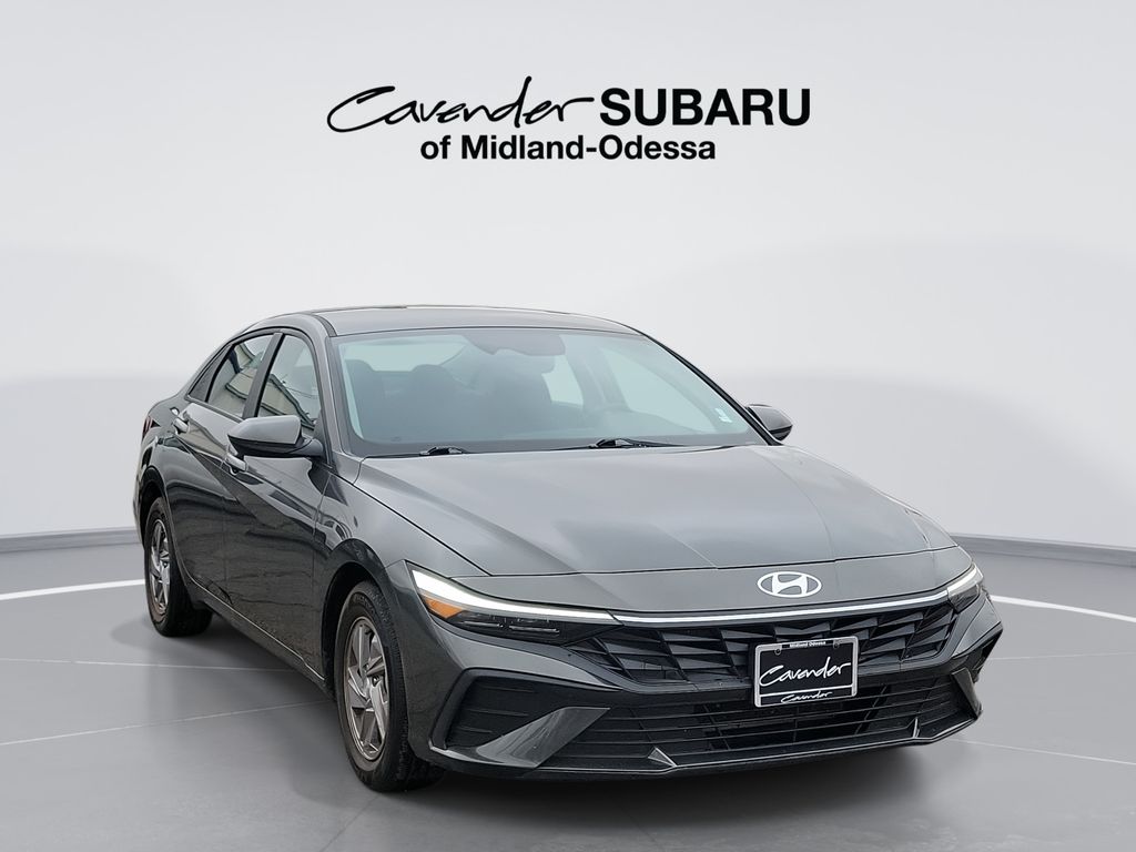 2024 Hyundai Elantra SE