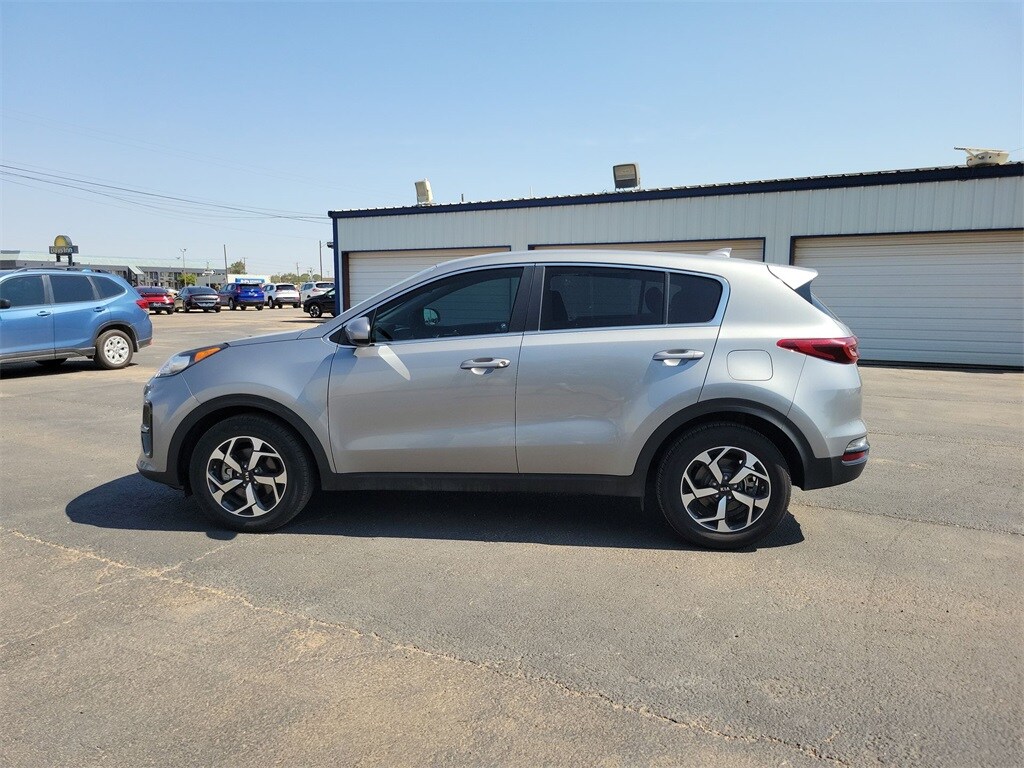 2022 Kia Sportage LX photo 3