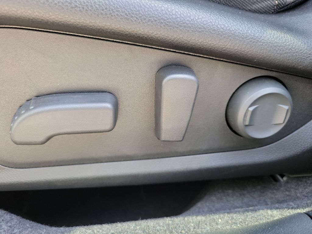 2026 Subaru Outback Limited - Photo 17