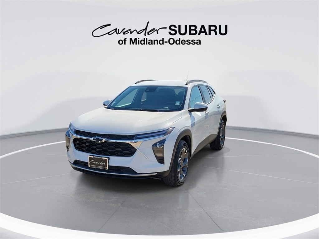 Used 2025 Chevrolet Trax LT SUV