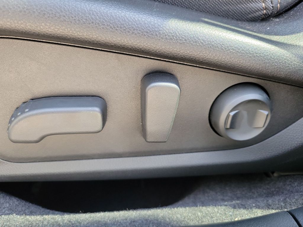 2026 Subaru Outback Limited - Photo 17