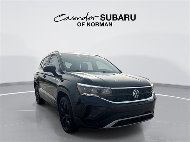 2022 Volkswagen Taos SE's photo