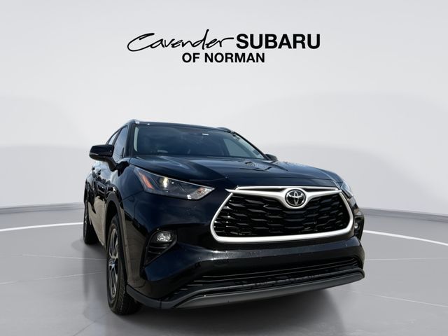 2023 Toyota Highlander XLE FWD