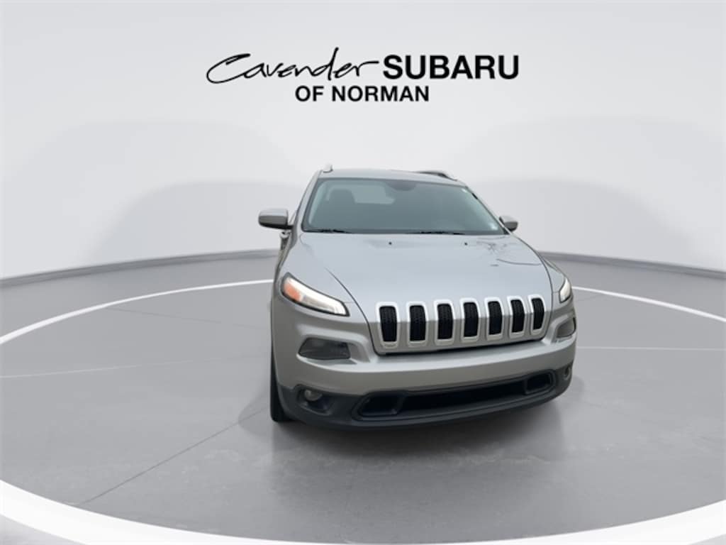 Used 2018 Jeep Cherokee Latitude SUV