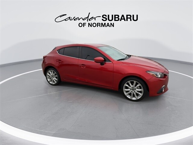 2014 Mazda Mazda3 s Touring Hatchback photo 4