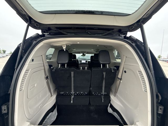 2024 Chrysler Pacifica PHEV Select - Photo 24