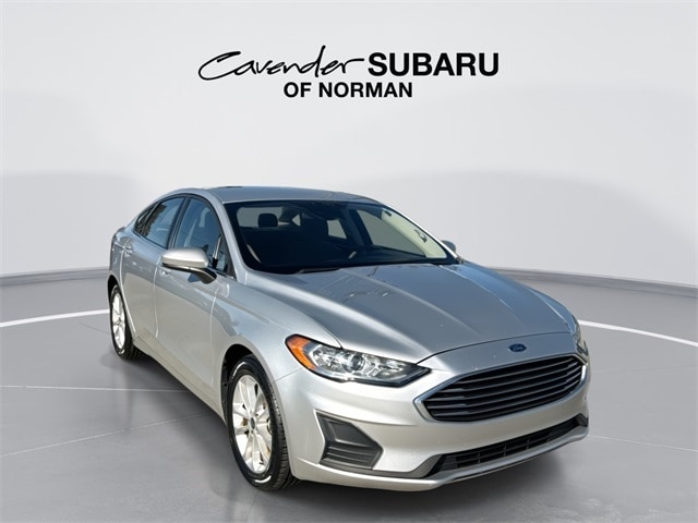 2019 Ford Fusion SE's photo