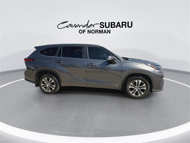 2023 Toyota Highlander Hybrid XLE photo 4