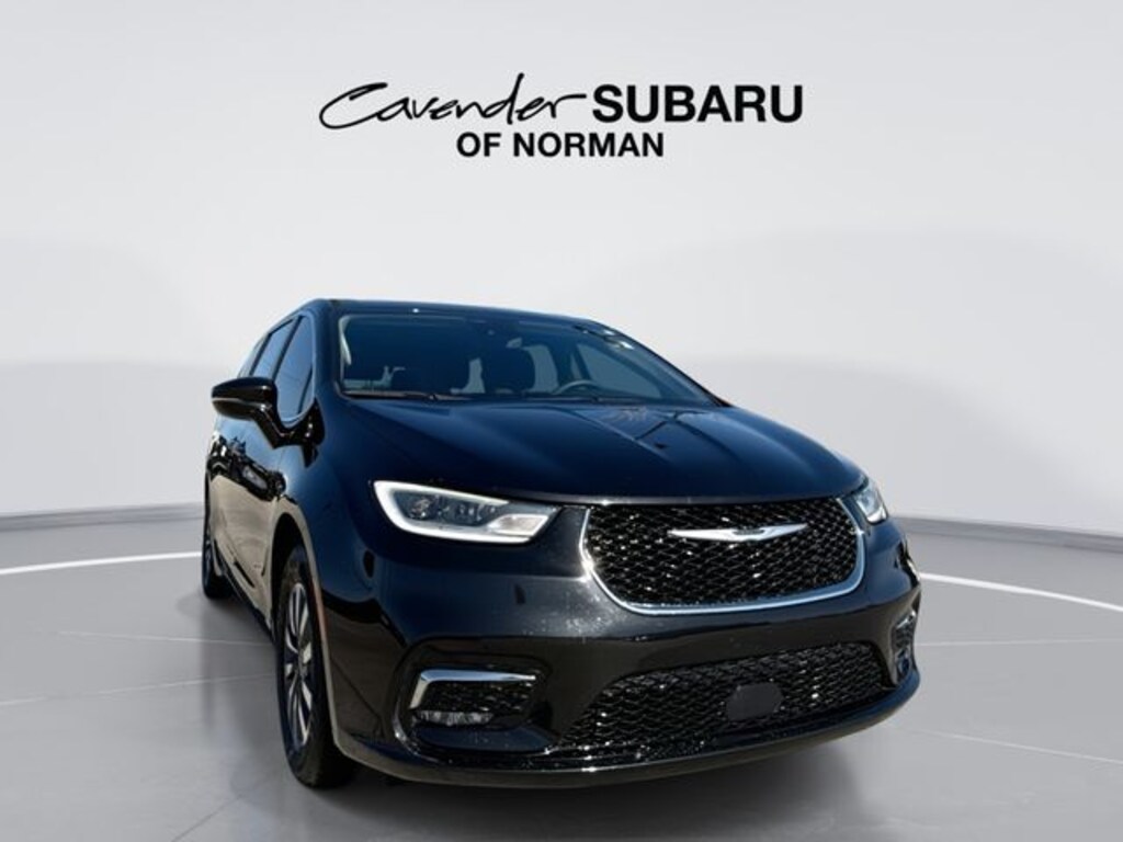 Used 2022 Chrysler Pacifica Hybrid Touring L Minivan/Van