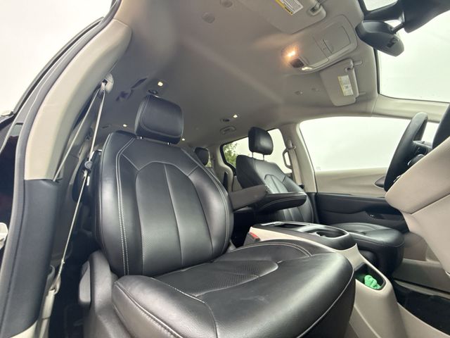 2024 Chrysler Pacifica PHEV Select - Photo 25