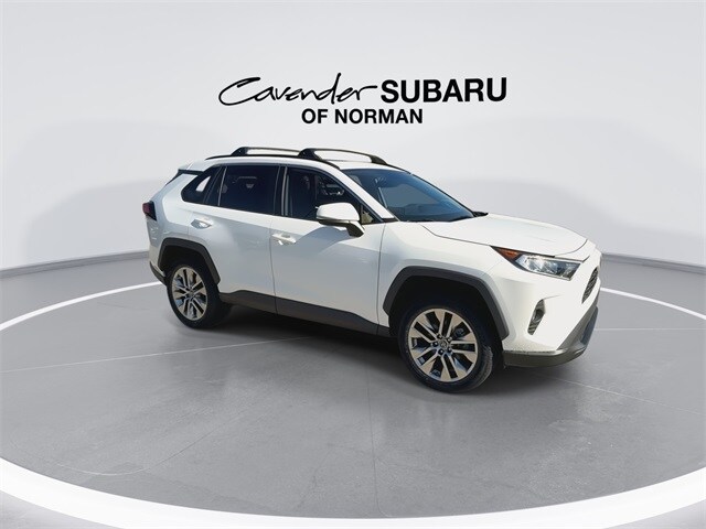 2019 Toyota RAV4 XLE Premium photo 2
