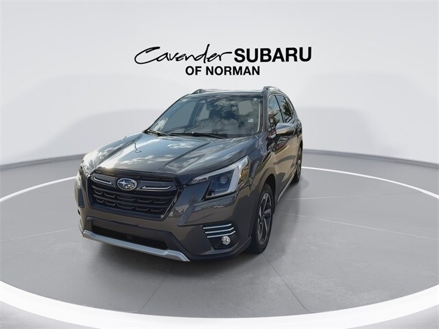 2023 Subaru Forester Touring photo 4