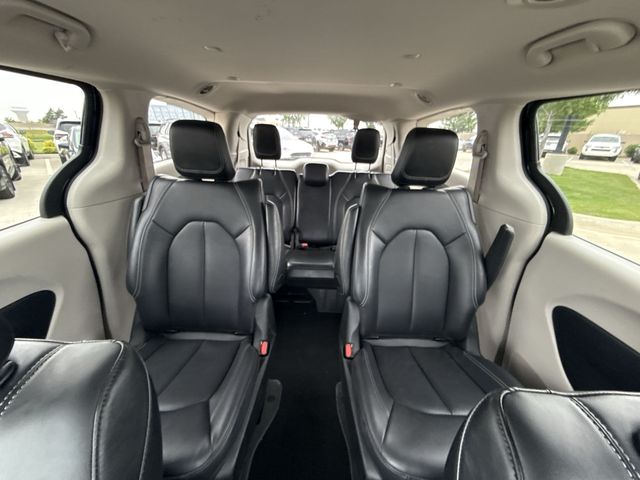 2024 Chrysler Pacifica PHEV Select - Photo 22