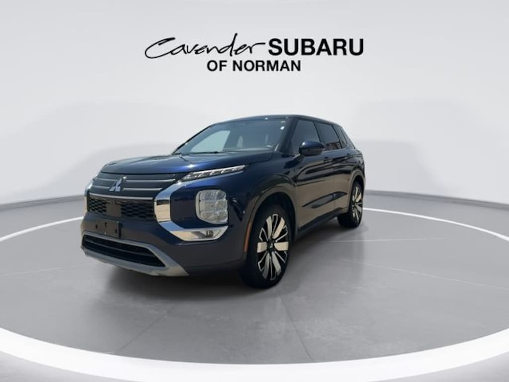 Used 2025 Mitsubishi Outlander SE SUV
