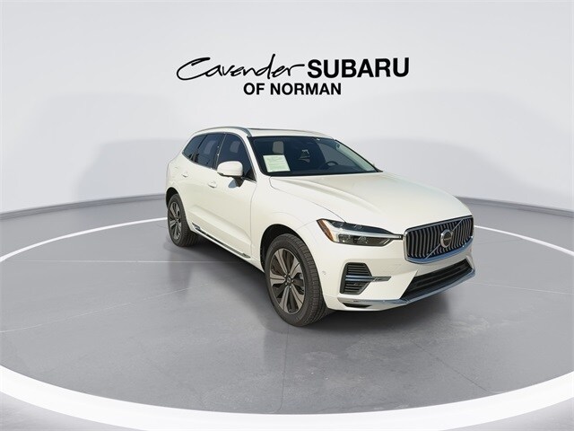 2023 Volvo XC60 Recharge Hybrid T8 Plus photo 3