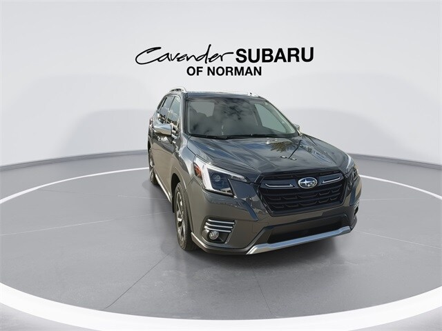 2023 Subaru Forester Touring photo 3