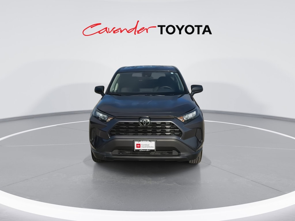 2022 Toyota RAV4 LE photo 4