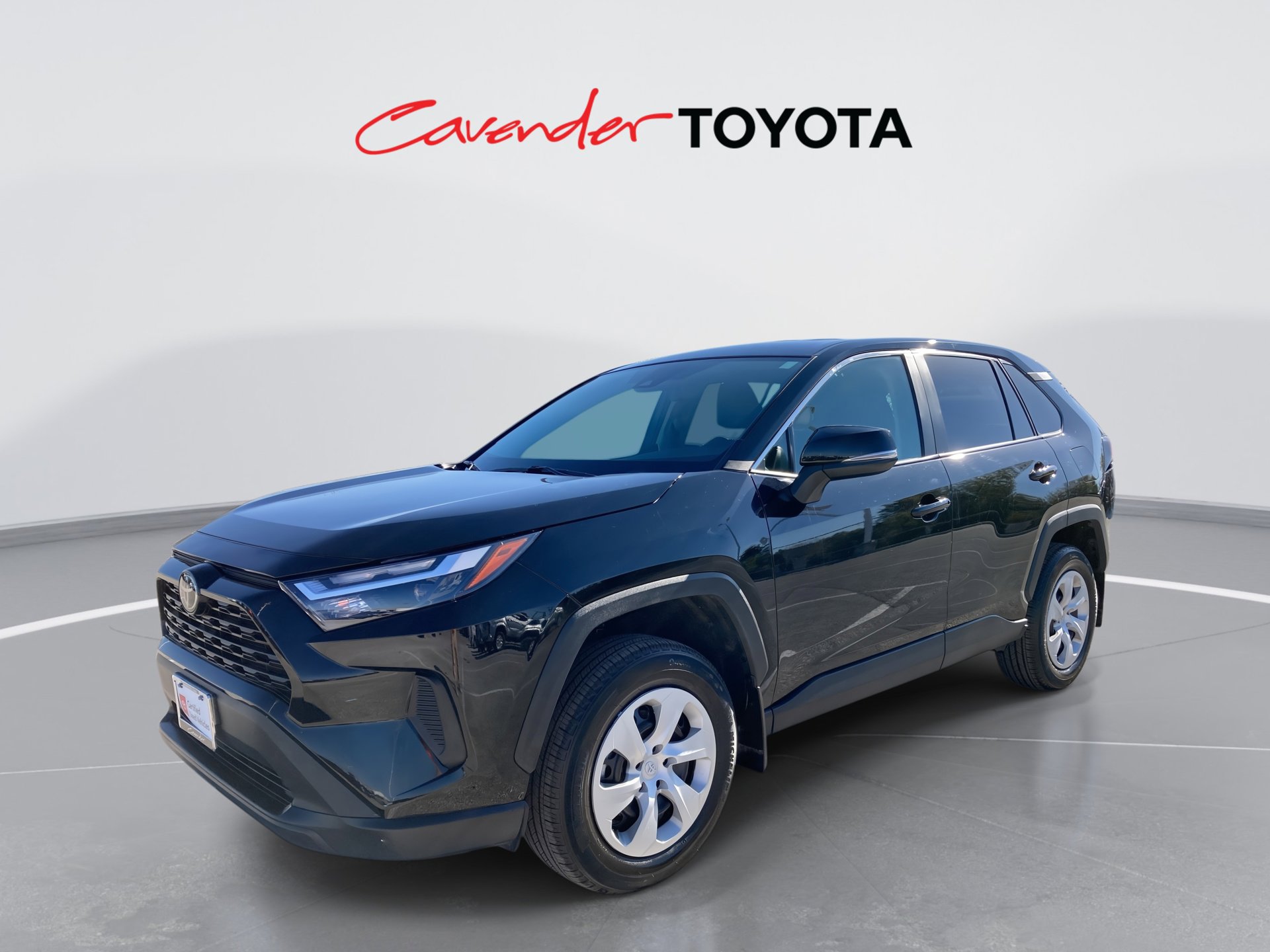 2024 Toyota RAV4 LE's photo