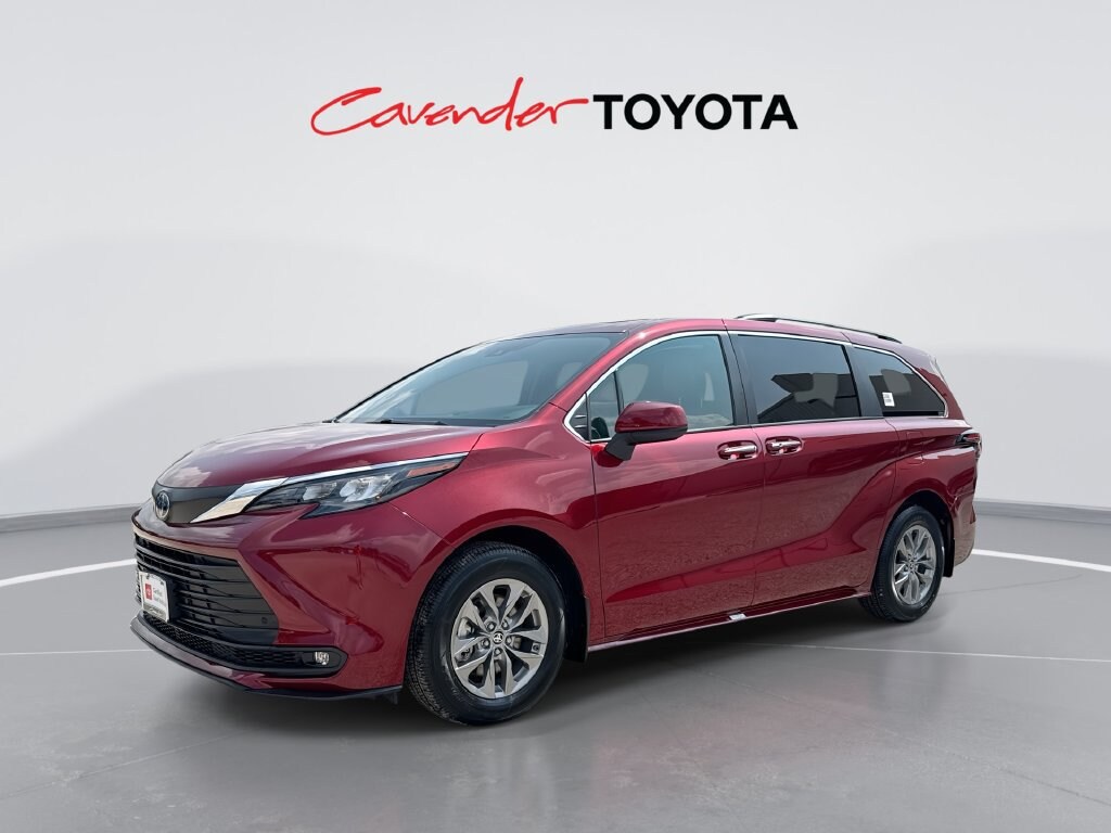 Used 2025 Toyota Sienna XLE 8 Passenger Van Passenger Van