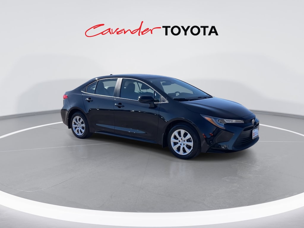 2026 Toyota Corolla LE photo 2