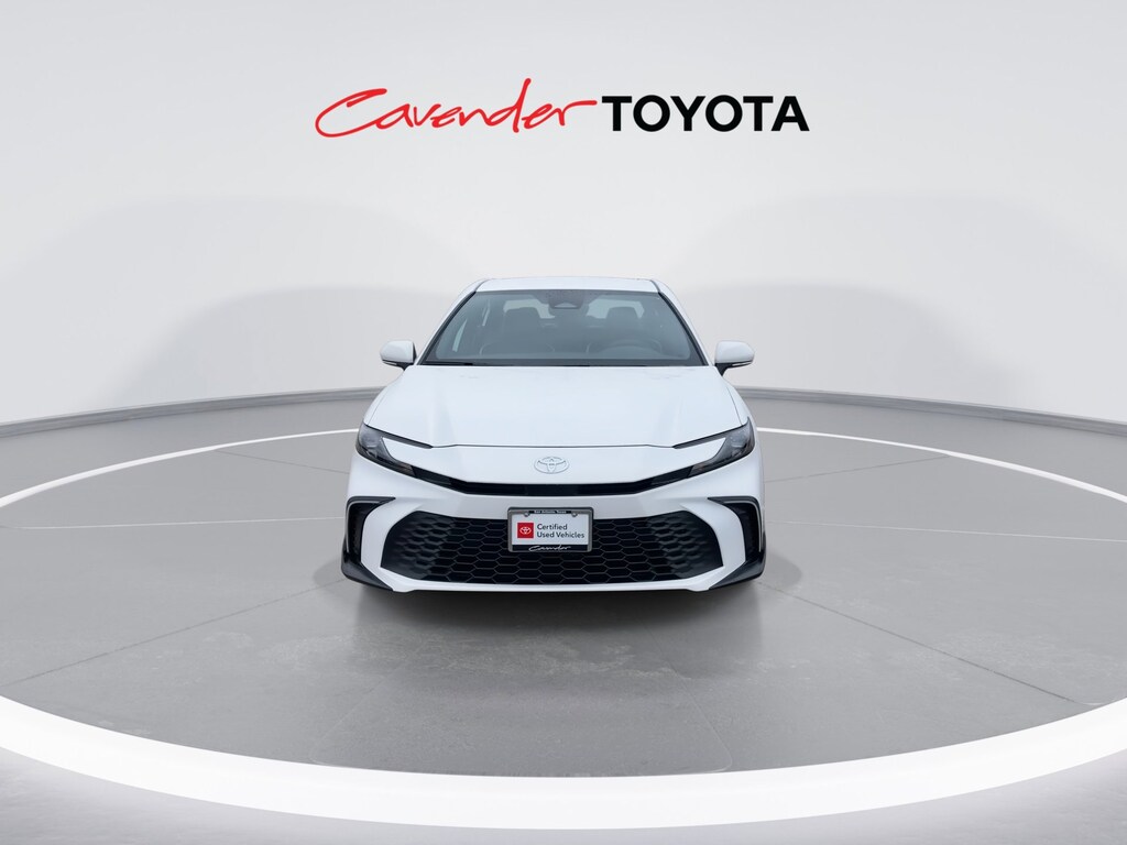 2026 Toyota Camry SE photo 4