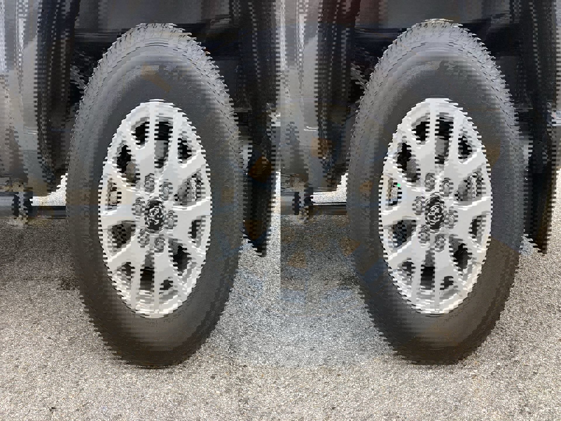 2024 Toyota Tacoma SR5 - Photo 19