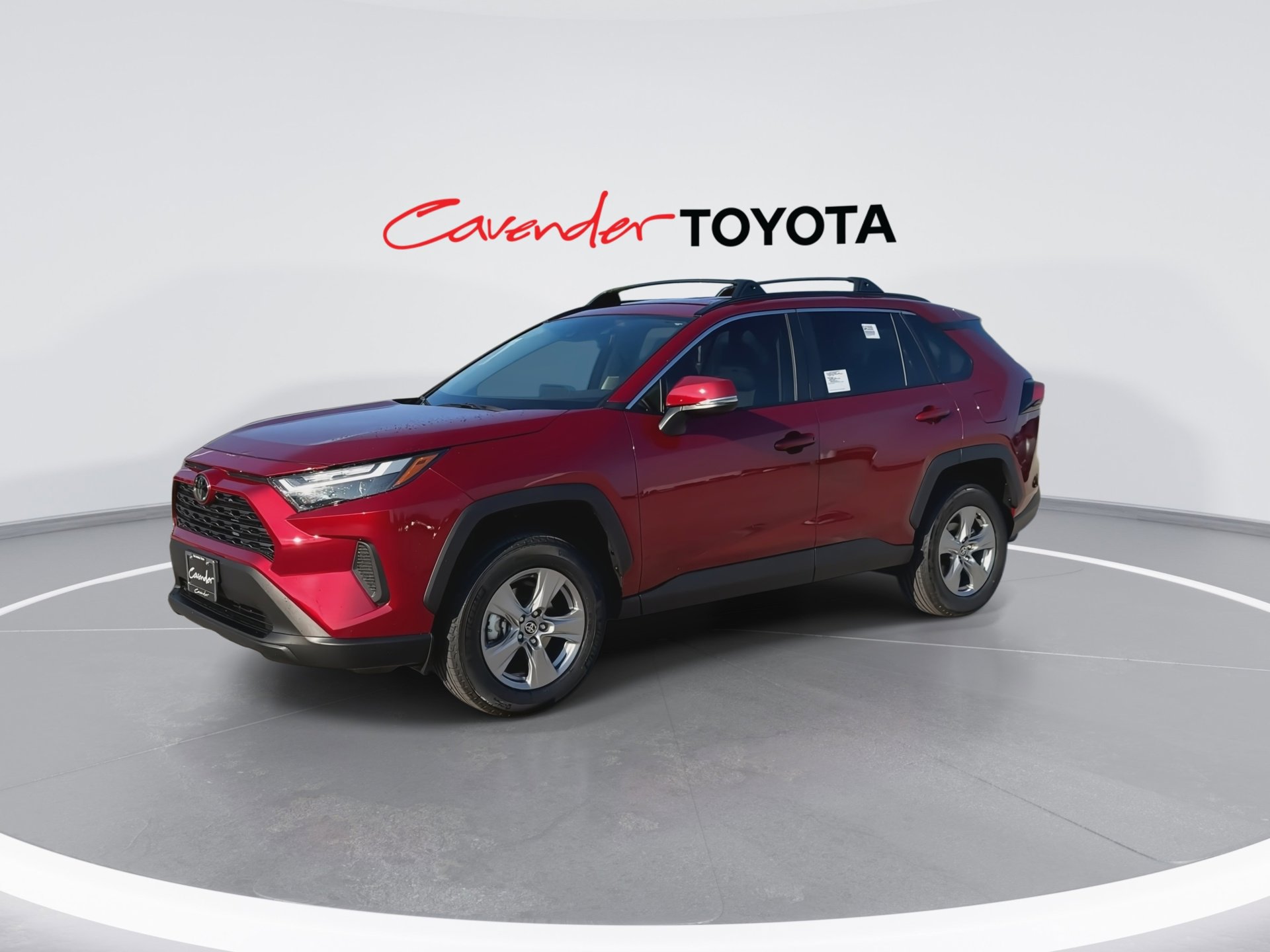 2025 Toyota RAV4 XLE photo 4