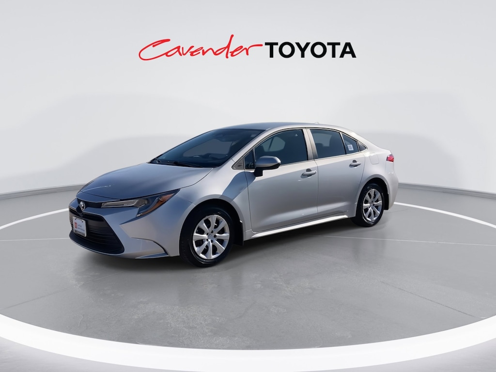 2026 Toyota Corolla LE photo 4