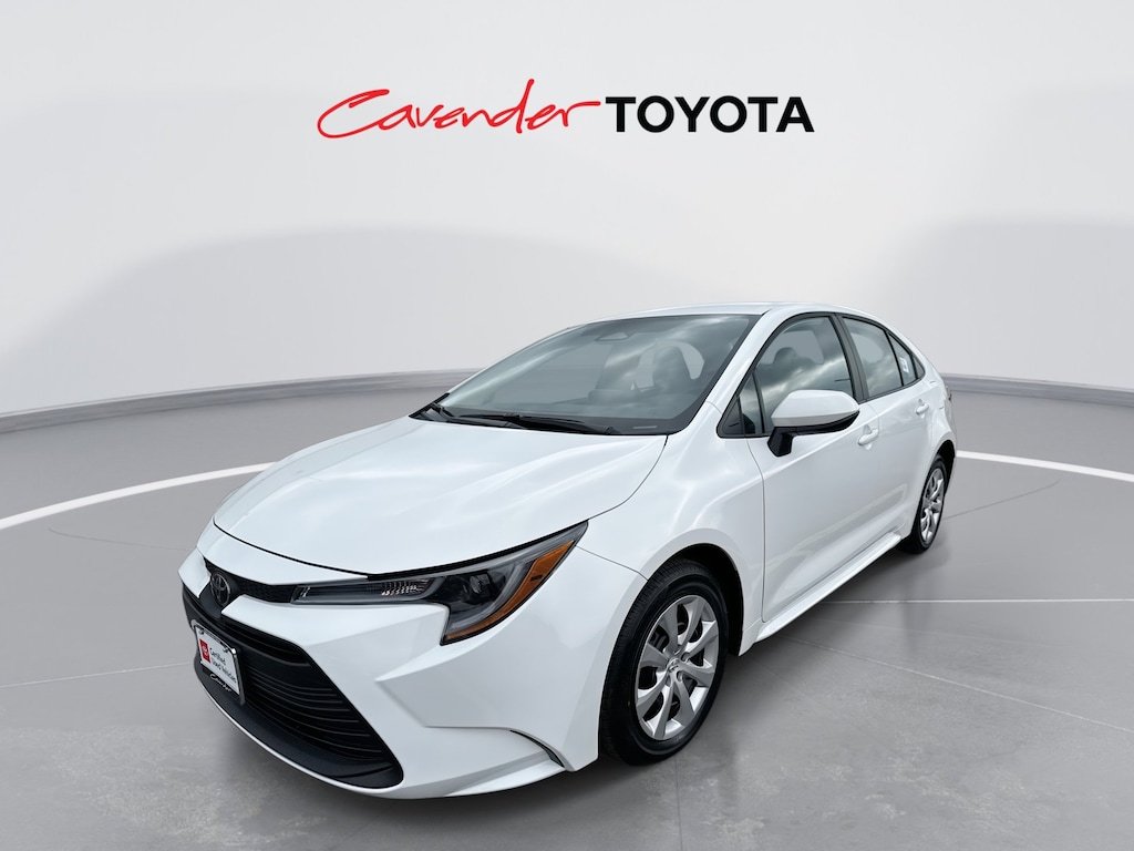 2026 Toyota Corolla LE photo 2