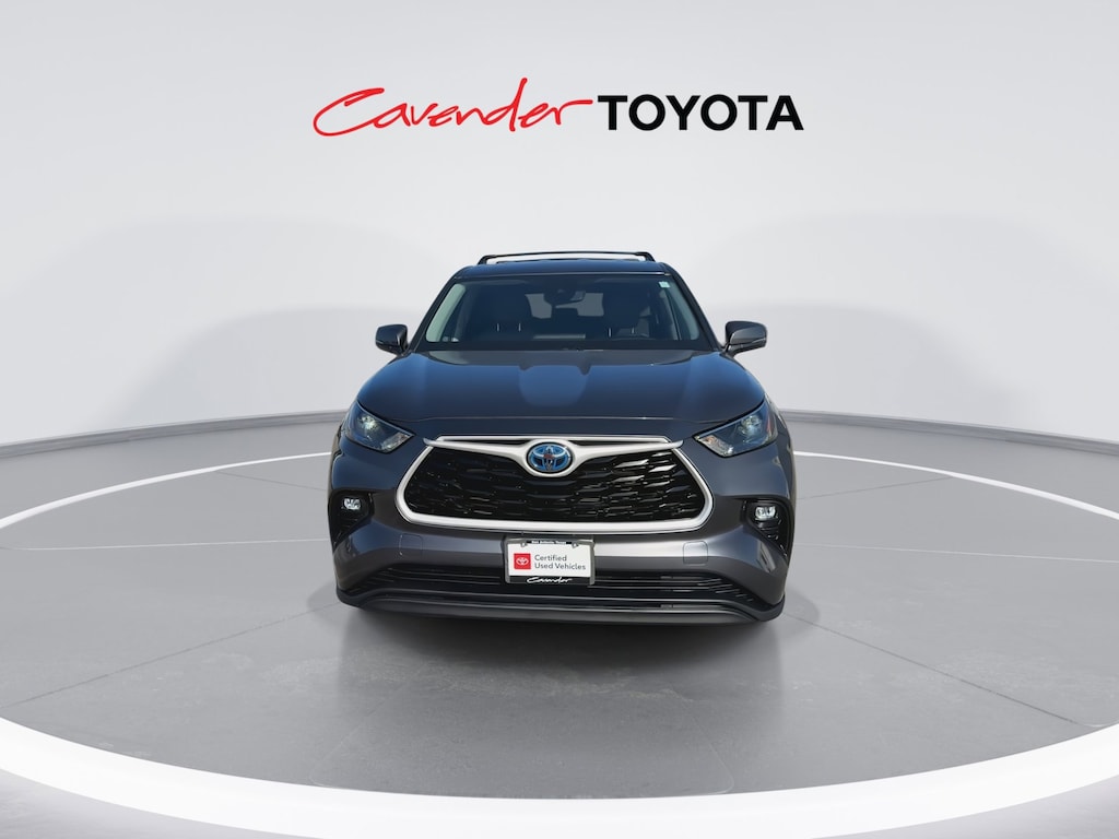 2024 Toyota Highlander Hybrid LE photo 4